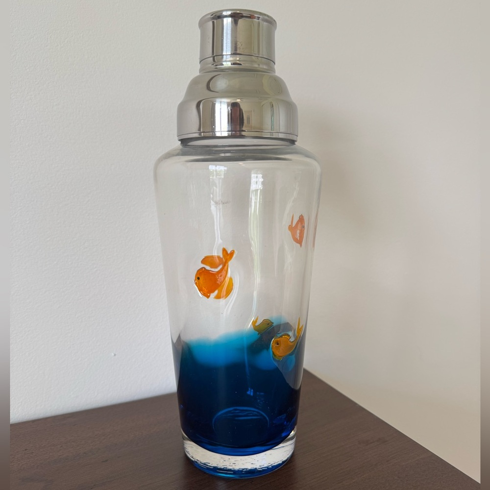 Unique 5 Fish Swimming in Sea Optic Fused Glass Cocktail Martini Shaker